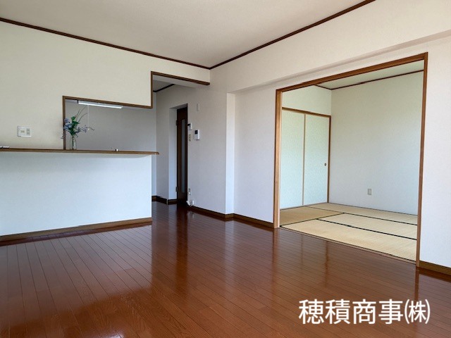 その他部屋・スペース　ＬＤＫ（13.5帖）と隣和室