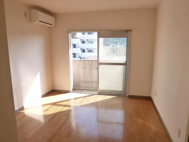 居室・リビング　同型モデル