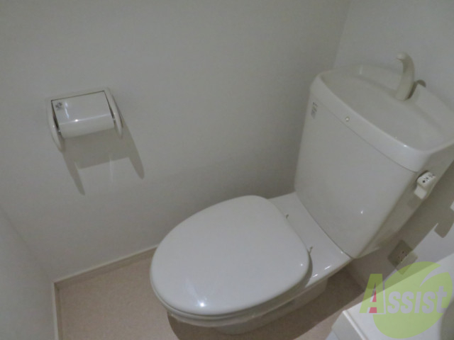 トイレ　こちらはトイレです。清潔感があり、安心して使用できます。