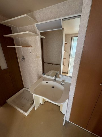 洗面設備　脱衣スペースもあります