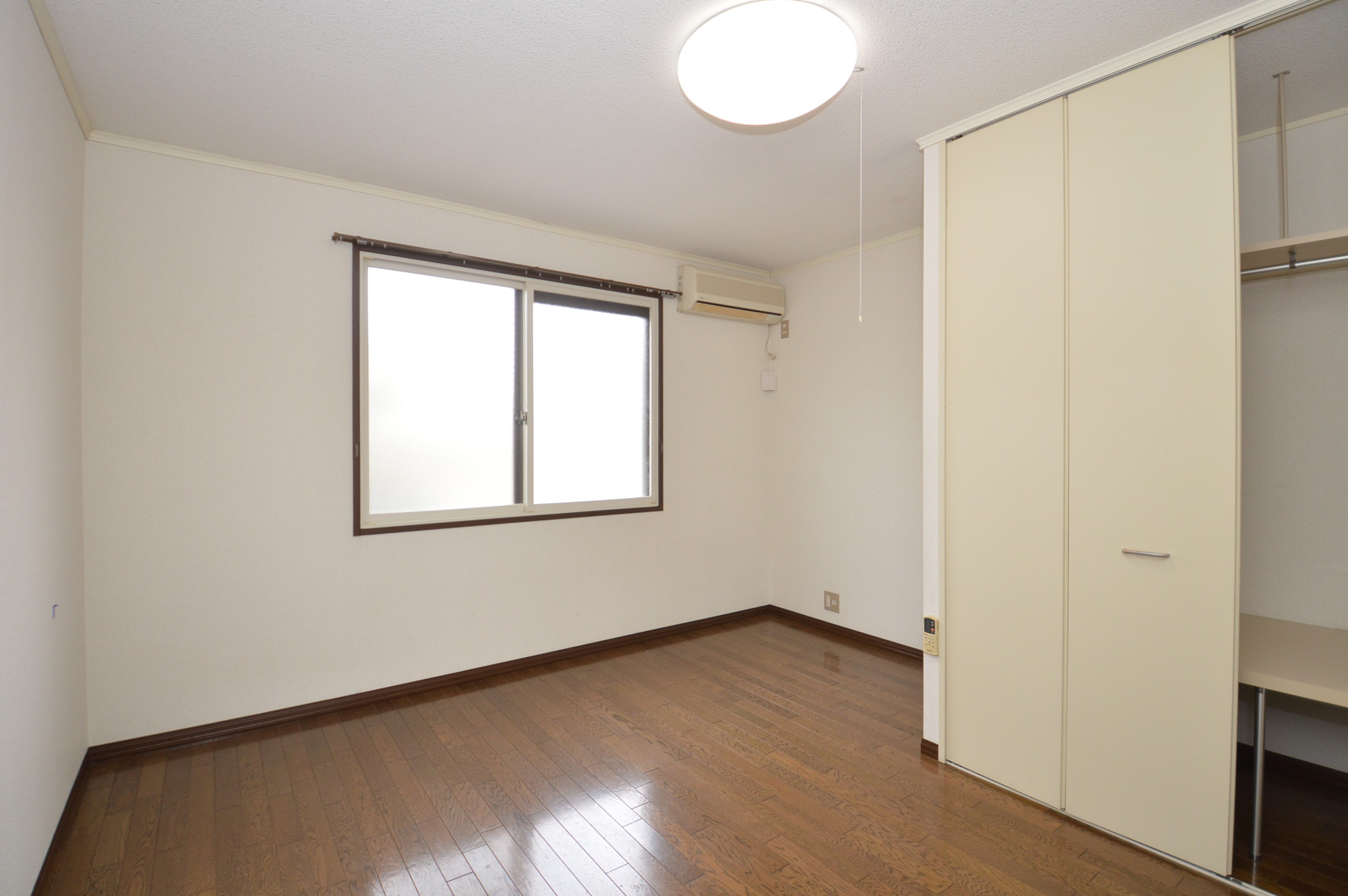 居室・リビング　（参考）他室の写真を使用しています。現況優先となります。