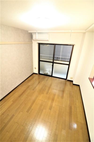 居室・リビング　別の部屋より