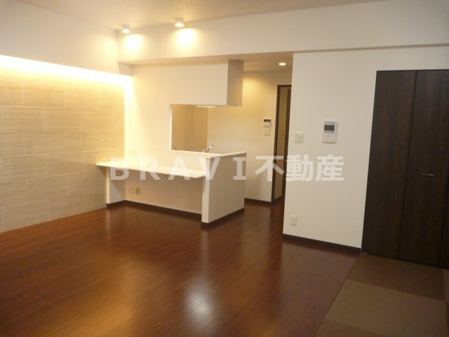 居室・リビング　【プレジオ本町】ゆったり過ごせる居間です