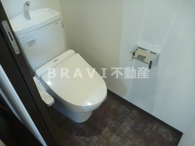 トイレ　【プレジオ本町】シンプルで使いやすいトイレです
