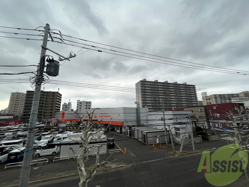 眺望　大きな窓がありますので風通しが良さそう。