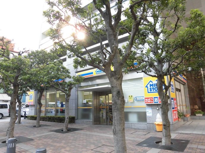 コンビニ　ミニストップ新宿花園通り店（コンビニ）まで38m