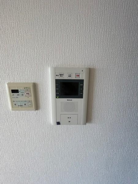 セキュリティ　モニター付きインターホン