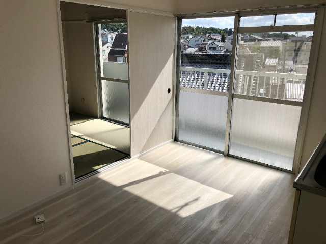 居室・リビング　※別のお部屋のお写真です。御参考までに。