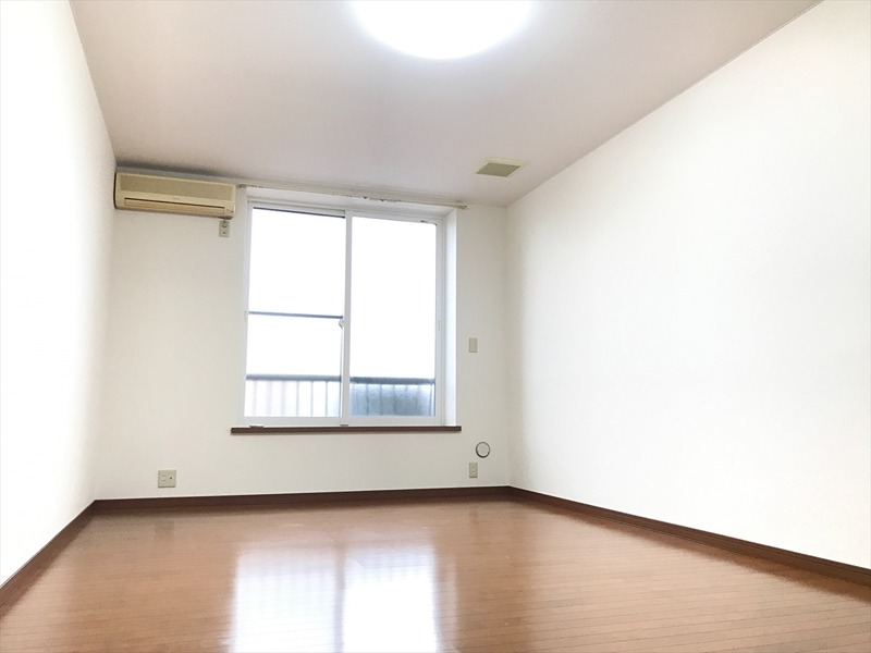 居室・リビング　洋室（10.5帖）の様子