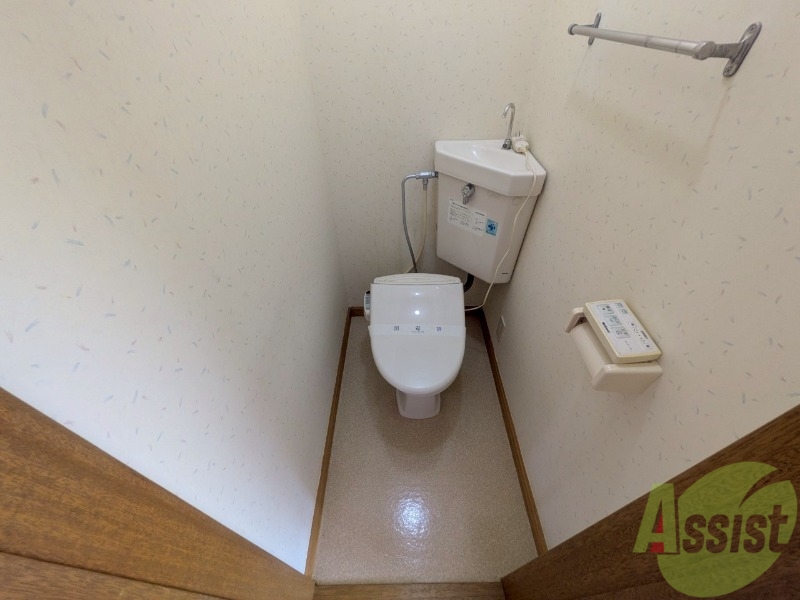 トイレ　こちらはトイレです。清潔感があり、安心して使用できます。
