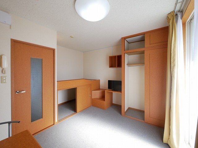 居室・リビング　こちらの居間で趣味の時間をお楽しみください