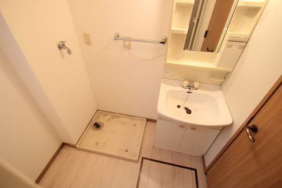 洗面設備　※他号室の写真です