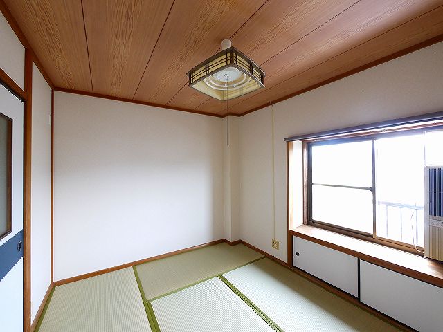 その他部屋・スペース　広くて明るい寝室