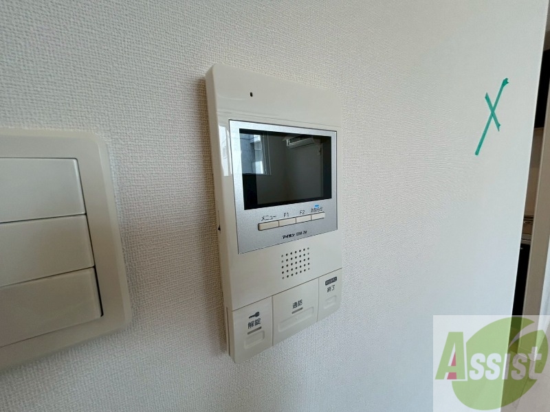 セキュリティ　ＴＶモニター付インターホンです。来客者の顔が見えるので安心！
