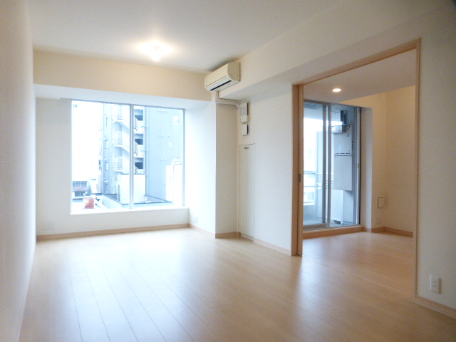 居室・リビング　内観1