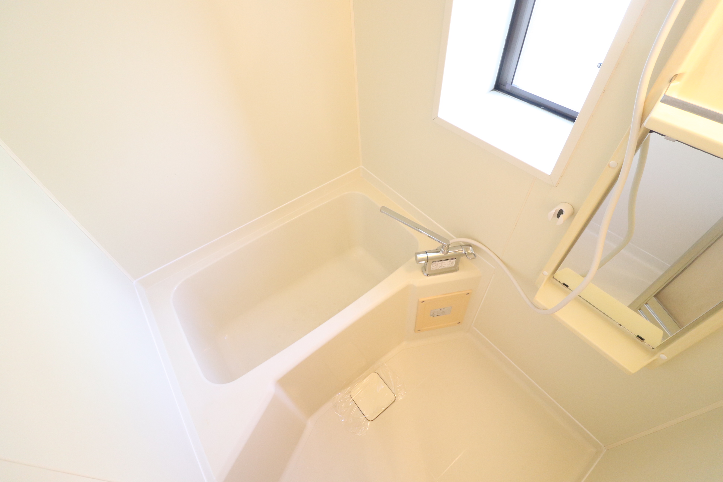 バス・シャワールーム　浴室窓有り☆