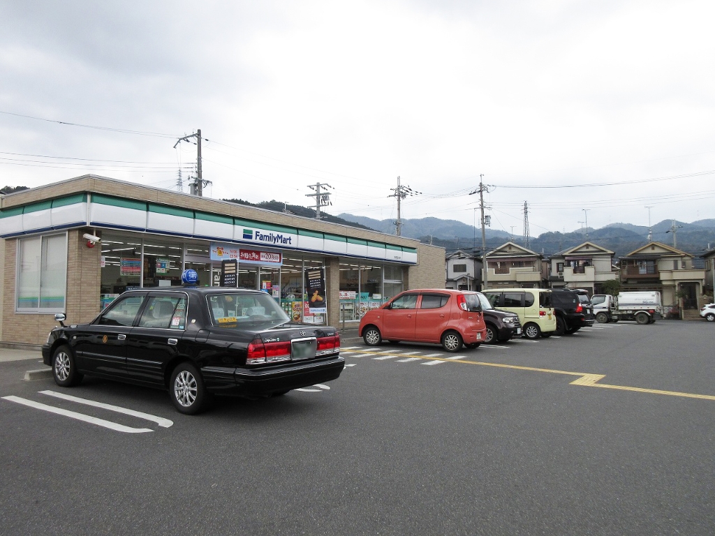 コンビニ　ファミリーマート 大津国分店（コンビニ）まで380m