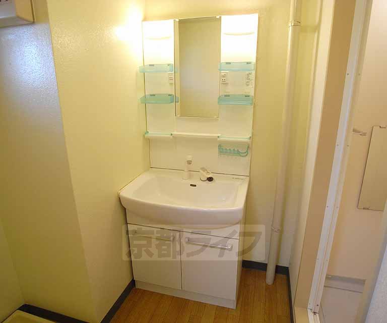 洗面設備　混みあう朝もこの広さなら解決！