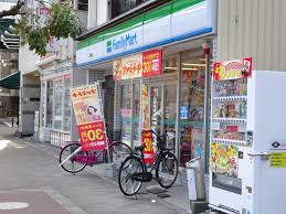 コンビニ　ファミリーマート 緑橋店（コンビニ）まで440m