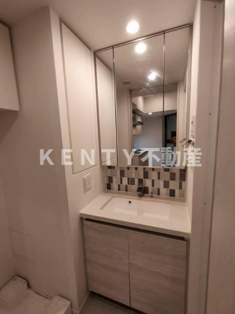 洗面設備　コンパクトで使いやすい洗面所