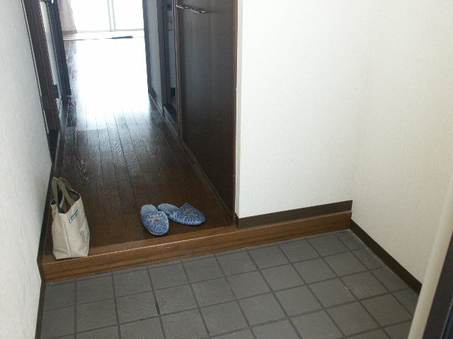 玄関　現況と異なる場合は現況を優先します。