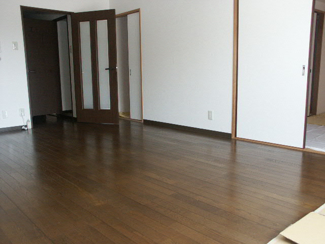 居室・リビング　現況と異なる場合は現況を優先します。