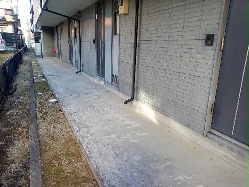 エントランス　設備・仕様は号室により異なる為、現況を優先致します。