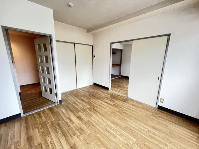 ハイライフ東生駒の居間写真