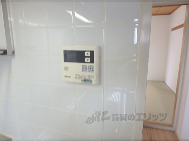 その他設備　給湯器リモコン