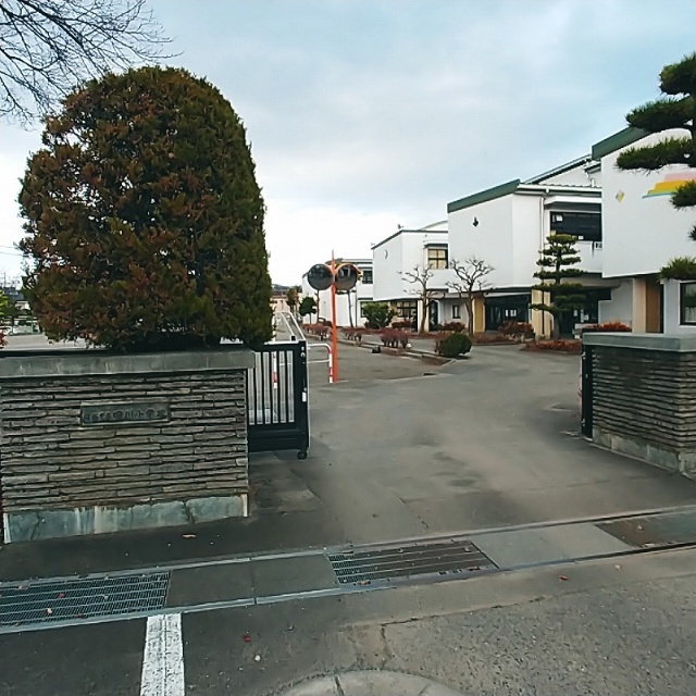 小学校　松本市立田川小学校（小学校）まで784m