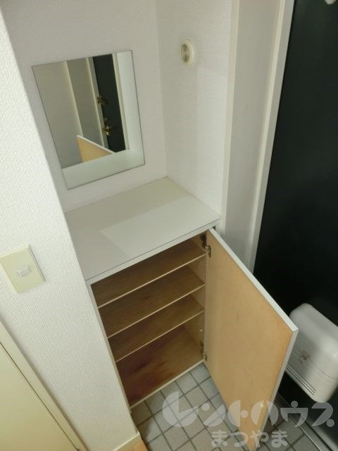 収納　シューズBOX