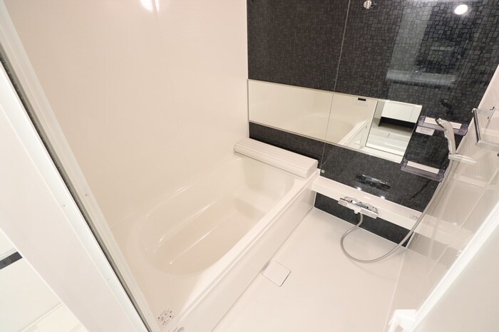 バス・シャワールーム　追い焚き給湯式浴室（浴室換気乾燥機付）