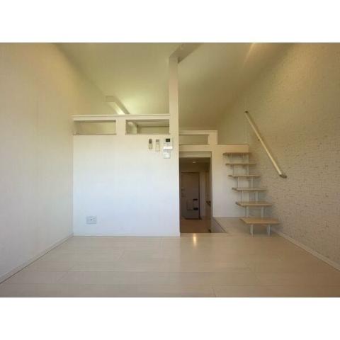 居室・リビング　室内