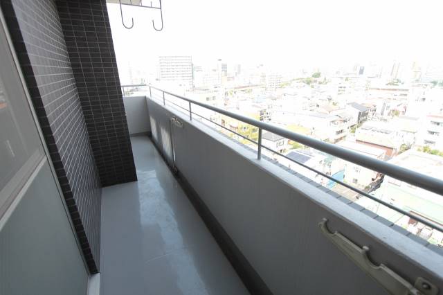 バルコニー　バルコニーも広々
