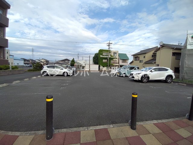 駐車場　駐車スペースもあります