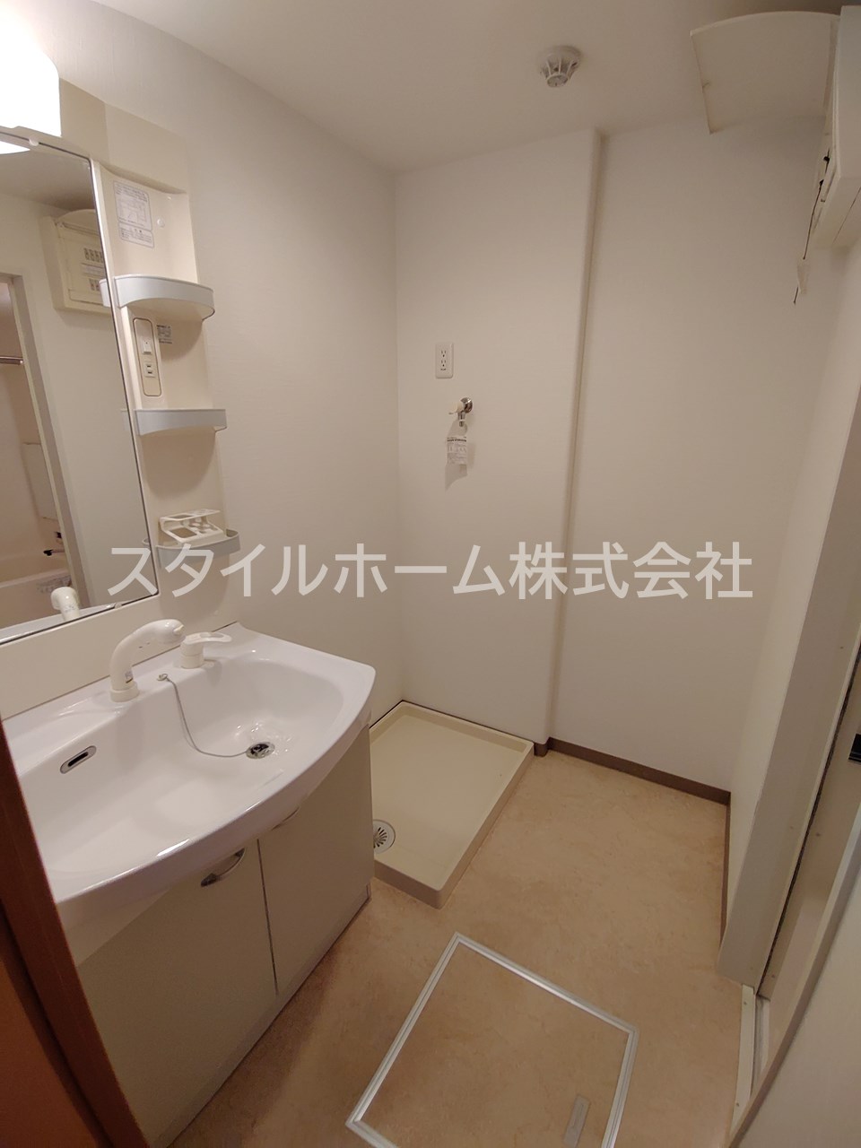 洗面設備　広い洗面スペース