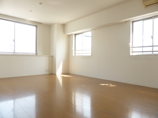 居室・リビング　内観1