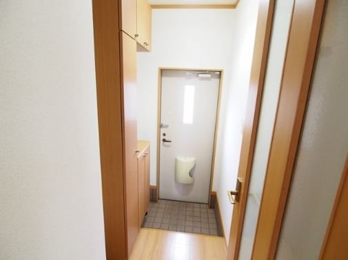 玄関　※写真を準備中のため、同シリーズの写真をご参照ください。