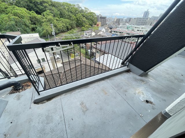 バルコニー　開放的で明るい空間を演出してくれるバルコニーです