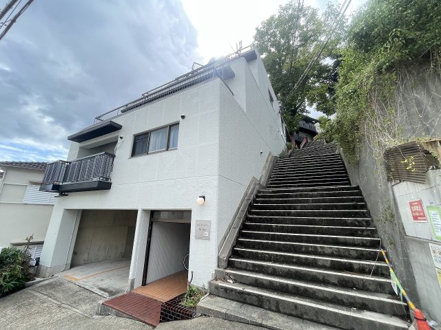 建物外観　外観は落ち着いています