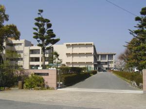 中学校　志免町立　志免東中学校（中学校）まで793m