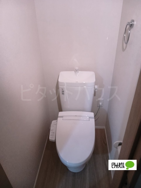 トイレ　温水洗浄便座です♪