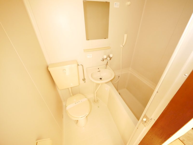 バス・シャワールーム　シャワー・洗面台・トイレ