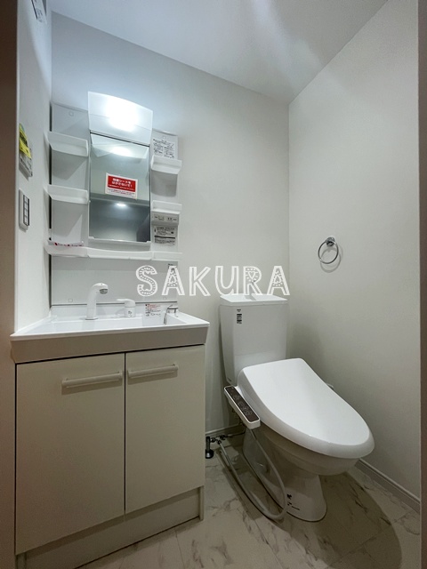 洗面設備　身支度に欠かせない独立洗面台♪