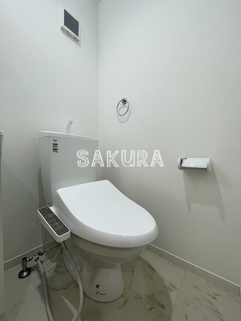 トイレ　嬉しい温水洗浄便座♪