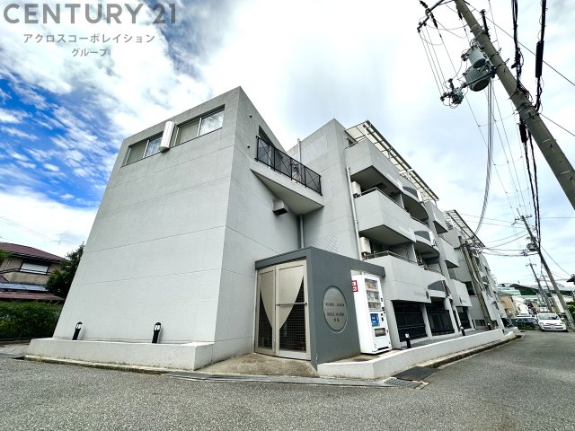 建物外観　安心のオートロックついてます