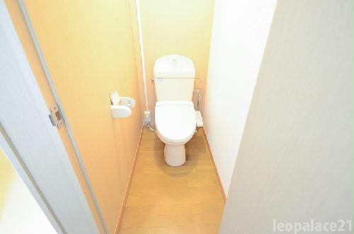 トイレ　温水洗浄便座