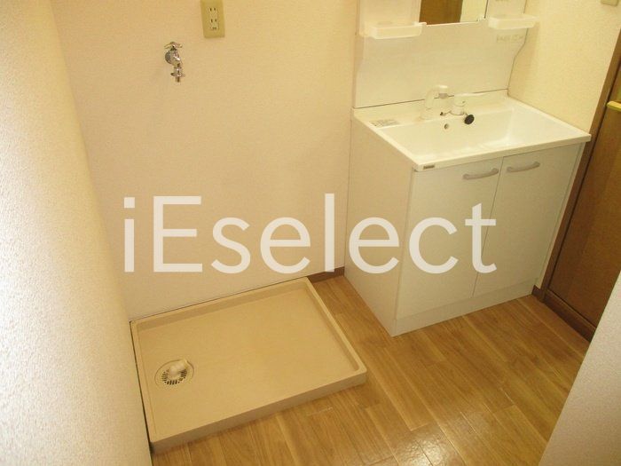 洗面設備　朝の忙しい時間に便利な洗髪化粧台！