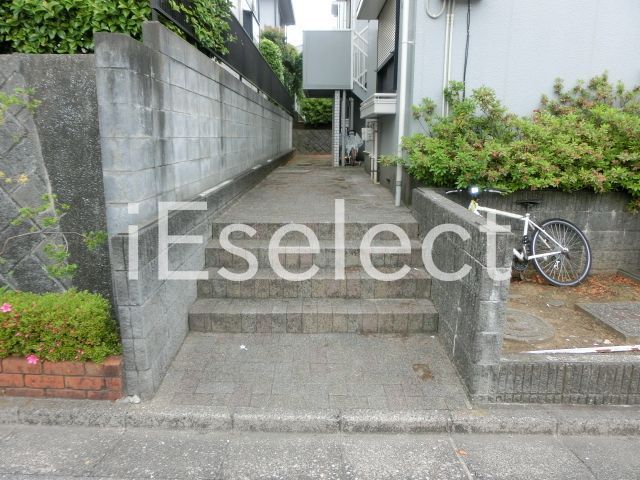 エントランス　広々としたエントランス