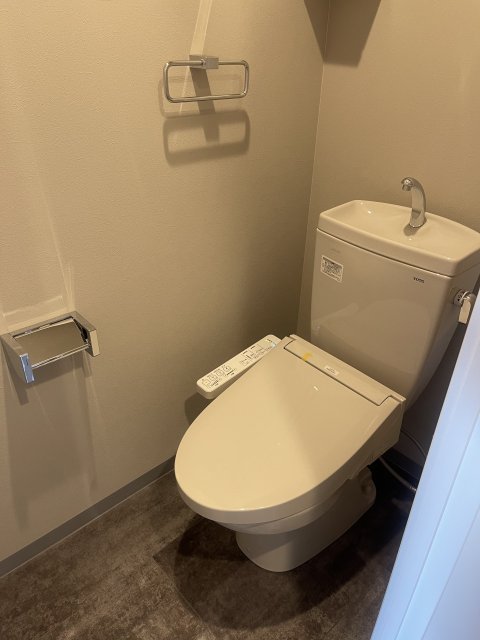 トイレ　同物件別号室